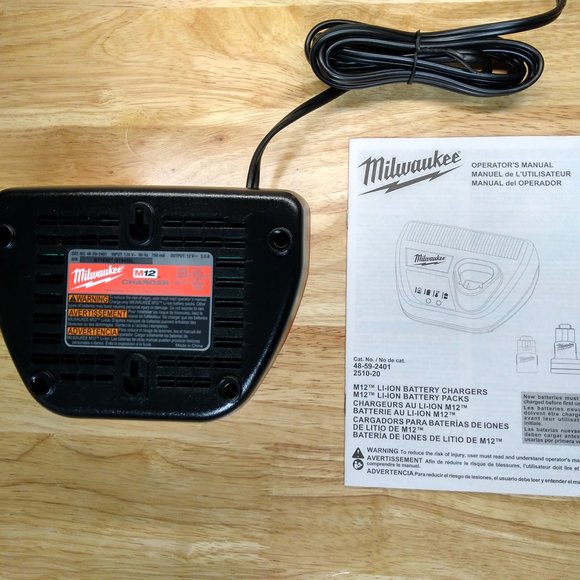 Milwaukee M12 LI-ION Battery Charger - Picture 4 of 4